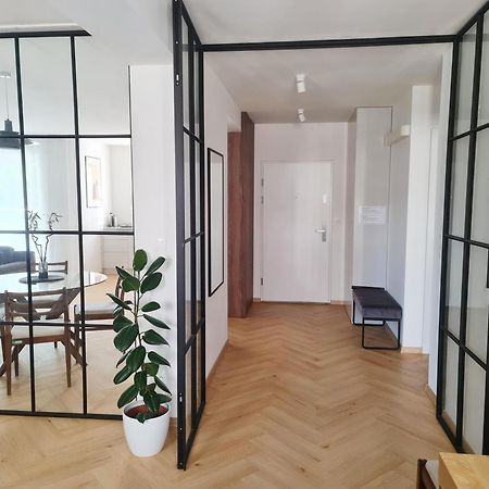 Beautiful New Apt In Old Town Near Train Station - Free Parking Братислава Экстерьер фото