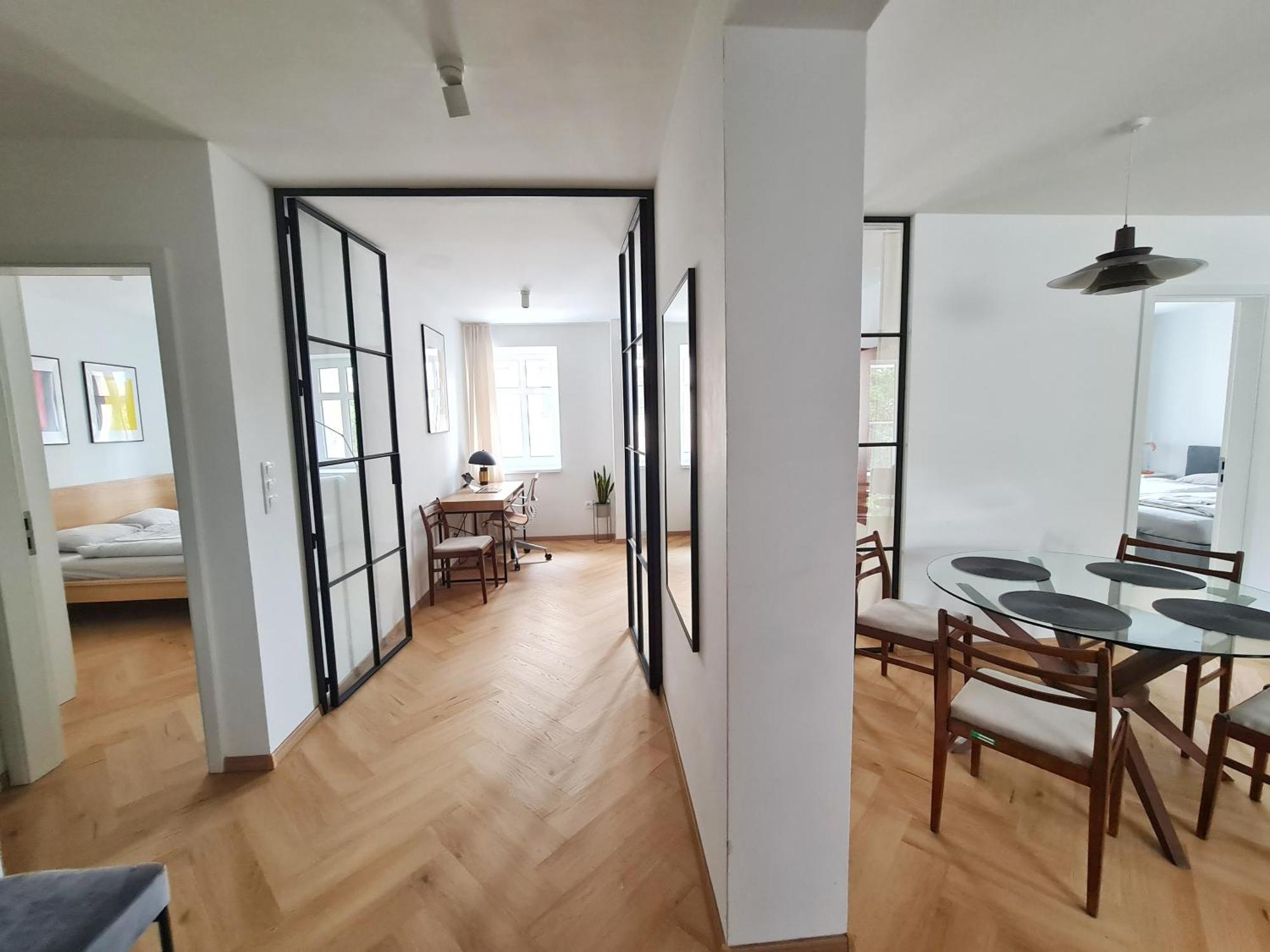 Beautiful New Apt In Old Town Near Train Station - Free Parking Братислава Экстерьер фото
