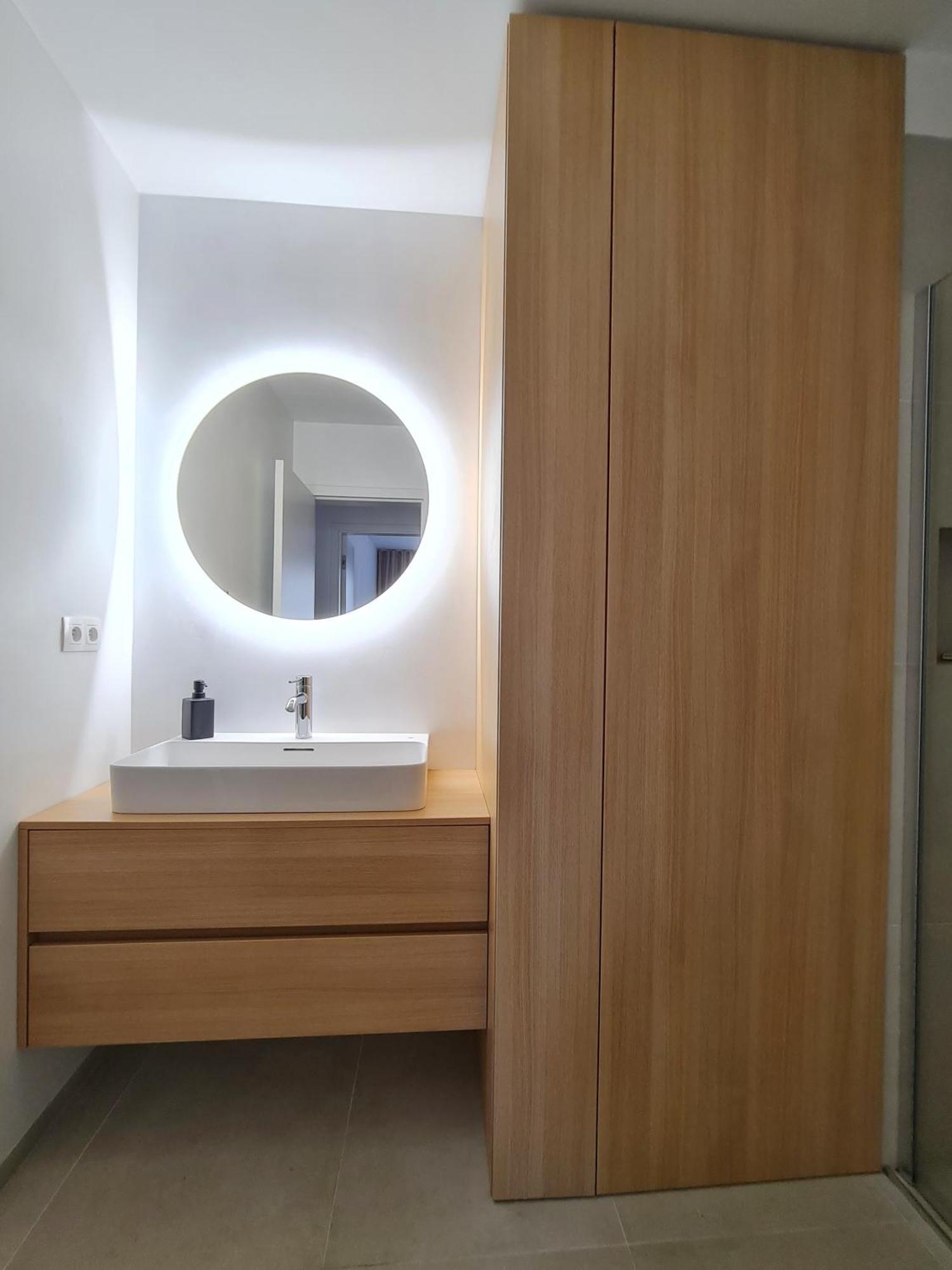 Beautiful New Apt In Old Town Near Train Station - Free Parking Братислава Экстерьер фото