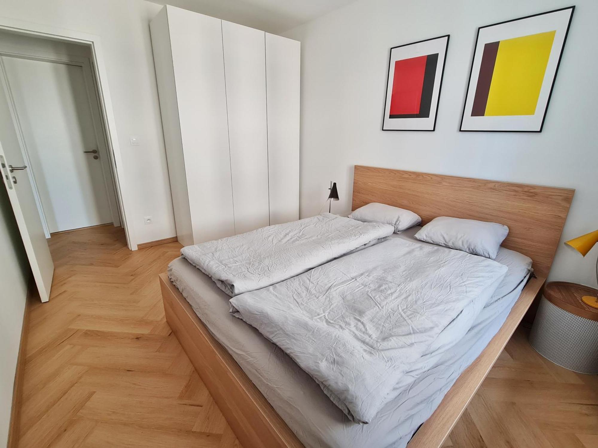 Beautiful New Apt In Old Town Near Train Station - Free Parking Братислава Экстерьер фото