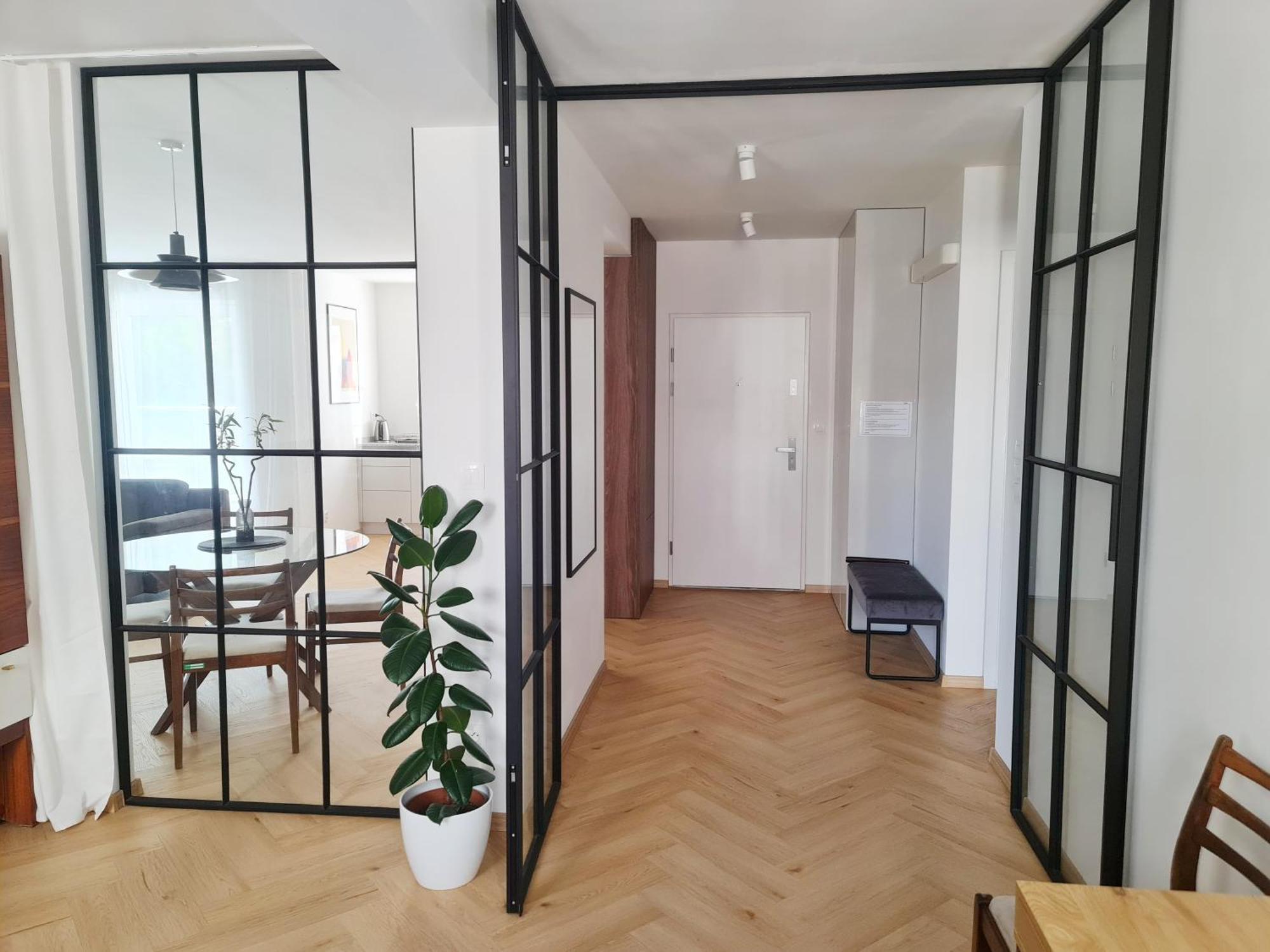 Beautiful New Apt In Old Town Near Train Station - Free Parking Братислава Экстерьер фото