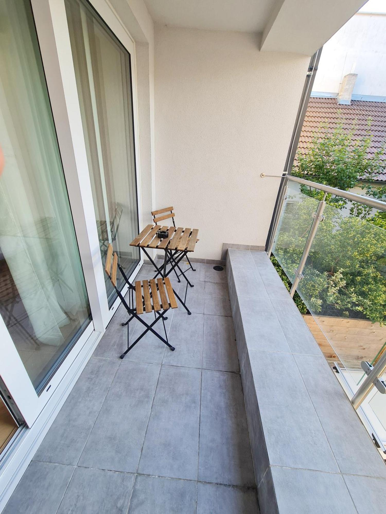 Beautiful New Apt In Old Town Near Train Station - Free Parking Братислава Экстерьер фото