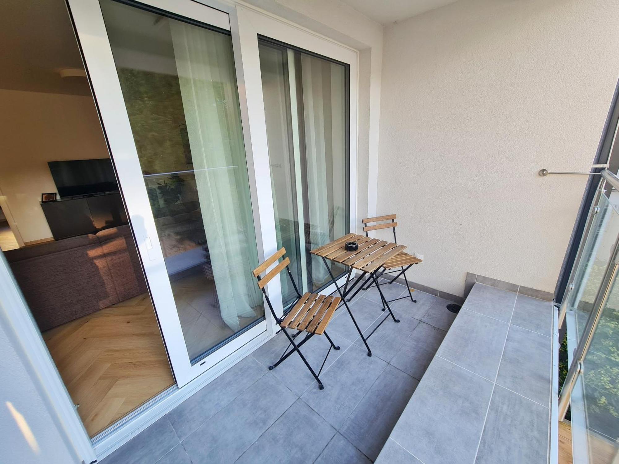 Beautiful New Apt In Old Town Near Train Station - Free Parking Братислава Экстерьер фото